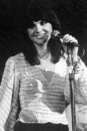 Linda ronstadt young - young, smiling