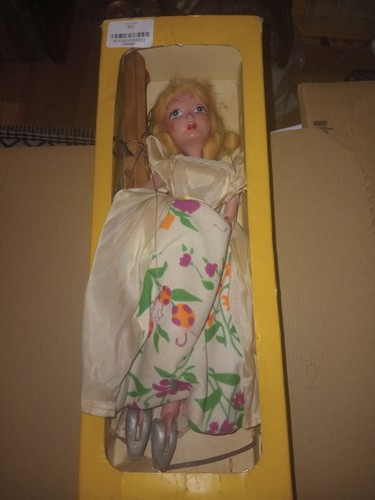 Pelham puppets white and - pelham,