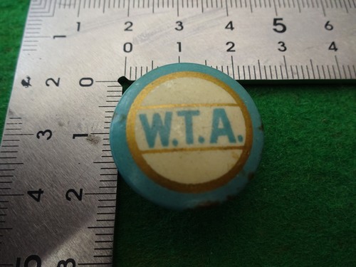 Unidentified vtg wta button - vtg,