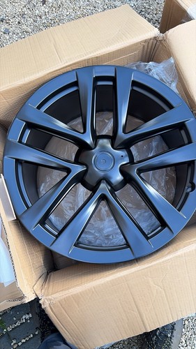Tesla model plaid 21 inch - model, s