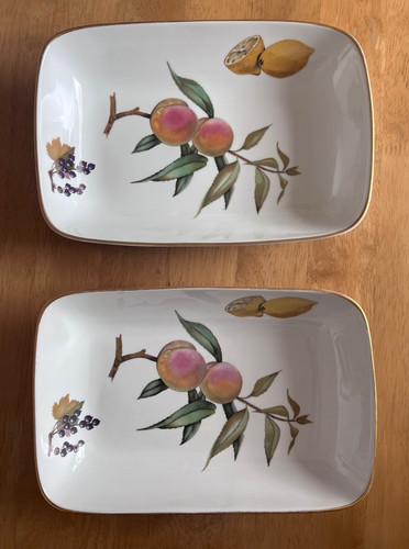 Royal worcester evesham pair - royal,
