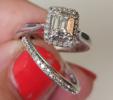 H Samuel  9ct white gold tdw