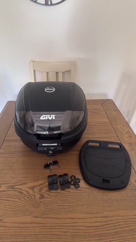 Givi e300nt motorcycle top box - top,