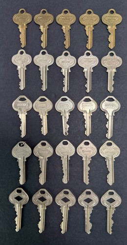 Lot vintage russwin keys - lot,