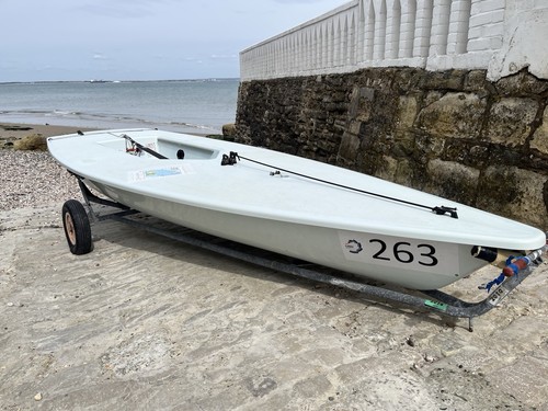 Laser sailing dinghy - dinghy, full
