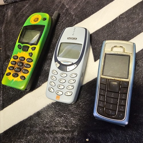 Set three nokia mobile - a,