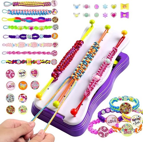 Girls bracelet making - girls,