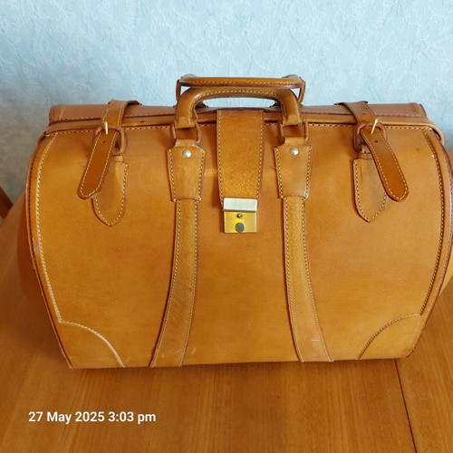 Vintage leather doctors bag - vintage,