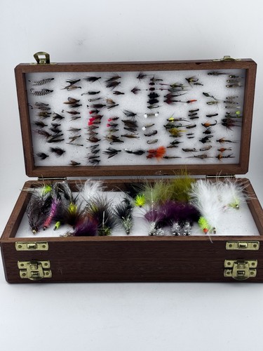 Vintage fly fishing lure box - vintage,