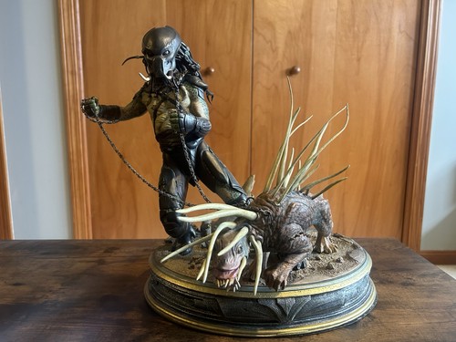 Sideshow predators the tracker - predators,