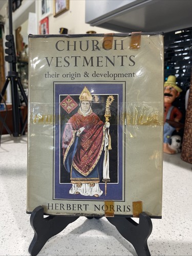 Church vestments their - vestments, origin