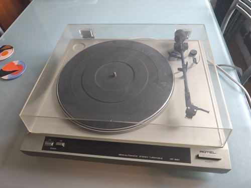 Rotel turntable model 820 - turntable,