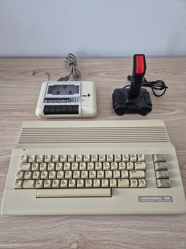 Commodore c64c personal home - commodore,