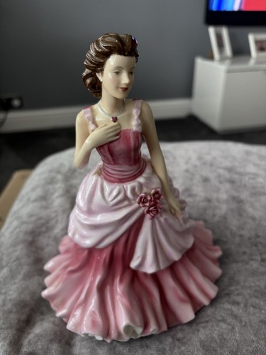 Royal doulton figure pretty - doulton,