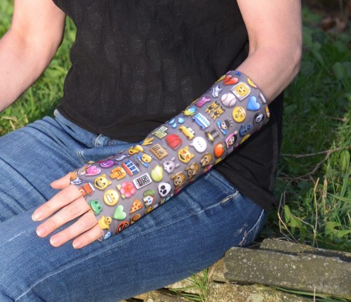 Cast cover grey emoji stylish - emoji.,