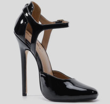 Crossdresser-Nightclub Buckle