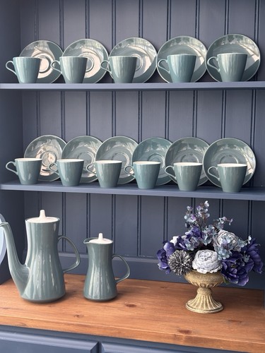 Poole pottery twintone c104 - pottery,