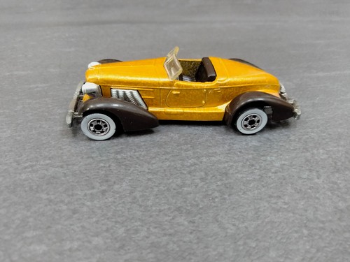 Hot wheels auburn 852 - hot,