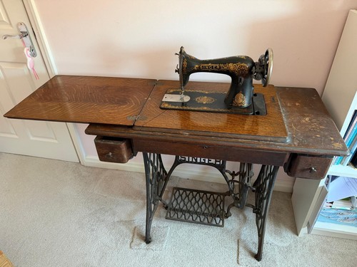 Antique vintage singer model - antique,