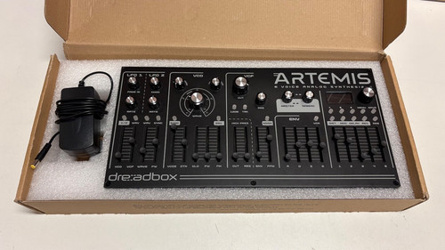 Dreadbox artemis voice poly - 6-voice,