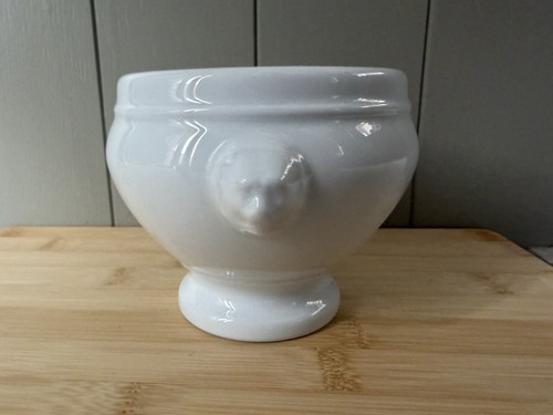 Lions head soup - lions, bowl