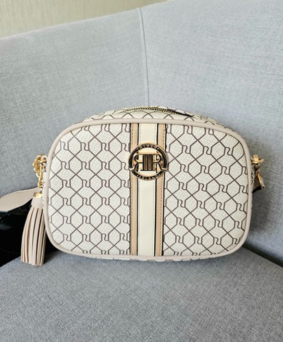 River island monogram - river,