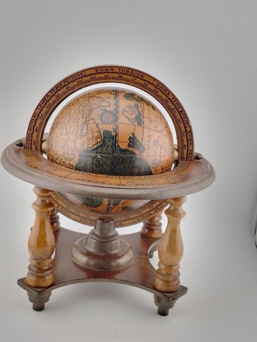 Vintage old world design - old,