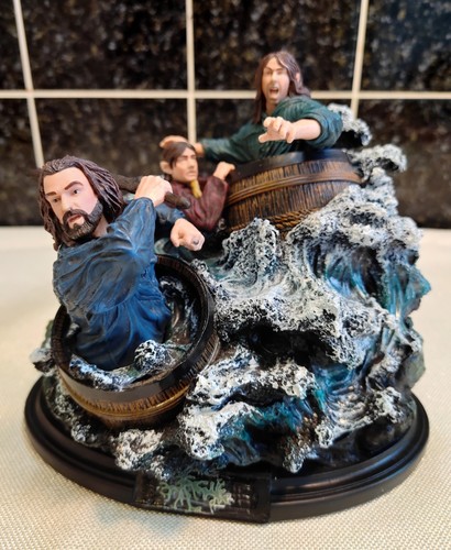 Barrel riders hobbit - barrel,