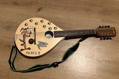 Eccentrically decorated