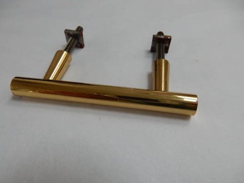 Box sliding door handles - /,