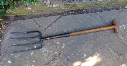 Vintage potato fork lug worm - fork.,