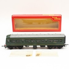 Triang R158 DMU Diesel Dummy Trailer Car Green with Seats M79632 OO Gauge Boxed