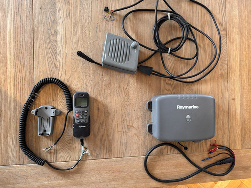 Raymarine ray240e vhf radio - raymarine,