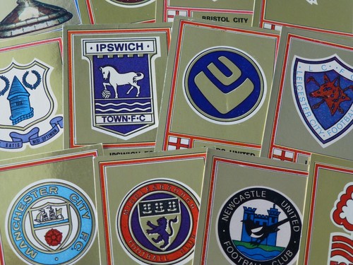 Panini football team badges - team,