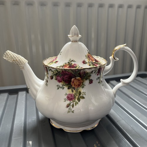 Royal albert china - albert, teapot