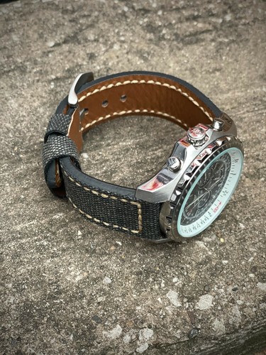Thick black canvas leather - /,