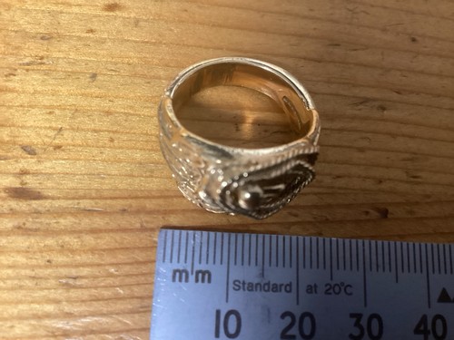 Old gold saddle ring - ct,