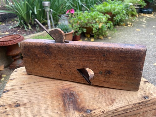 Early wooden jointer plane - an,