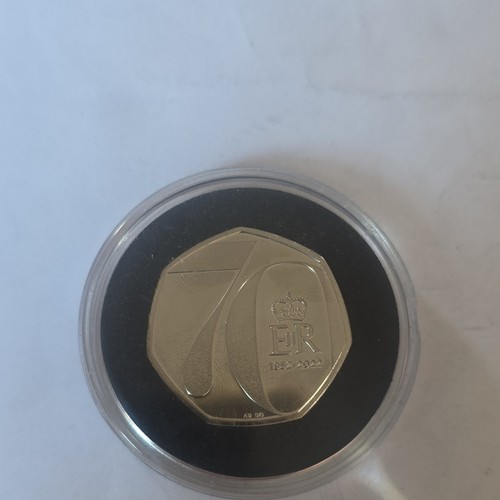 2022 50p platinum - 50p,