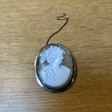 Cameo Brooch ￼