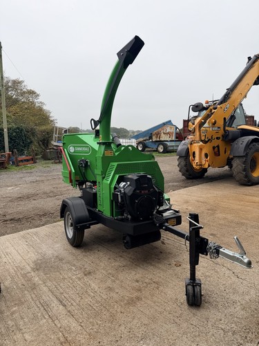 Twin petrol woodchipper - v,