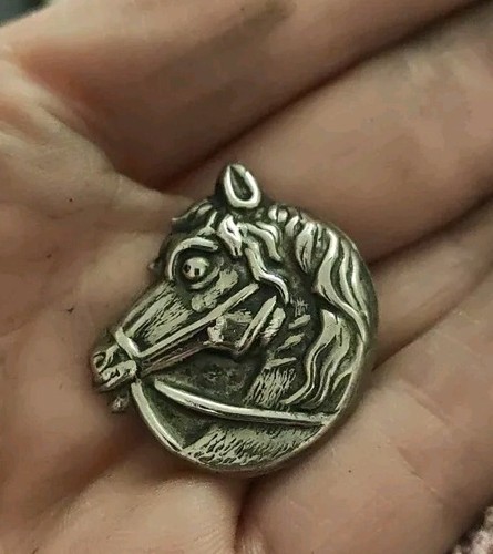 Horse head ornament medallion - head,