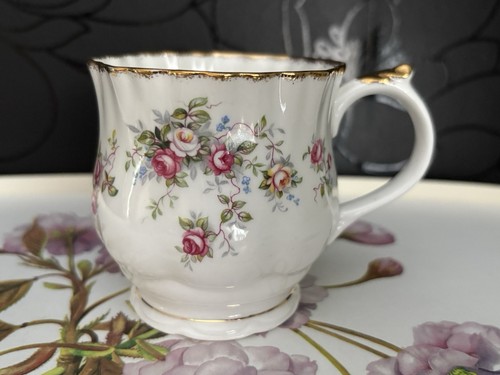 Elizabethan staffordshire hand - staffordshire,