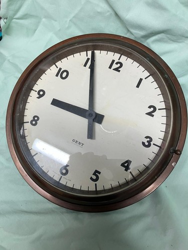 Gents leicester clock - leicester,