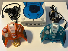 SEGA DREAMCAST CONSOLE BUNDLE 2 JOYTECH CONTROLLERS