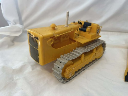 Scale caterpillar d8 - caterpillar,