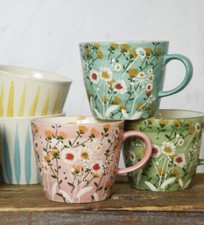 Wild Daisy Mug in Pink Green or Blue, Pretty Floral Meadow Flower Gisela Graham
