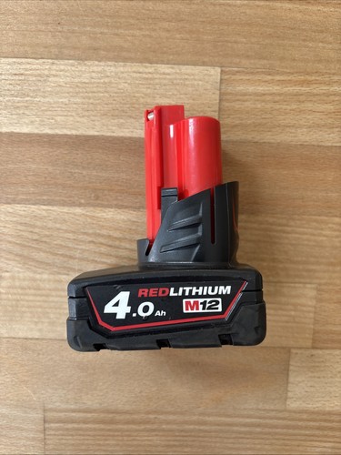Milwaukee m12b4 12v 0ah - 4.0ah, red