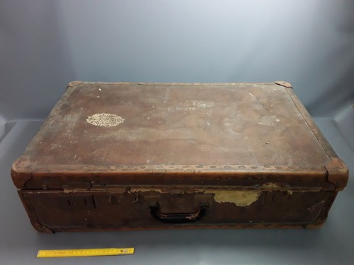 Vintage old travel suitcase - travel,