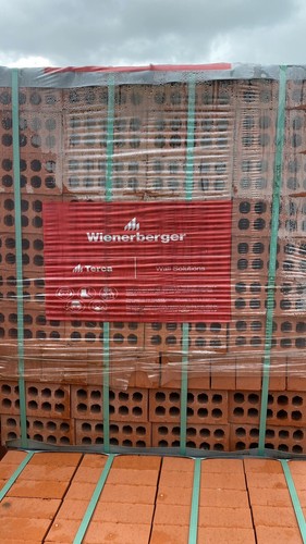 Red perf engineering bricks - red,